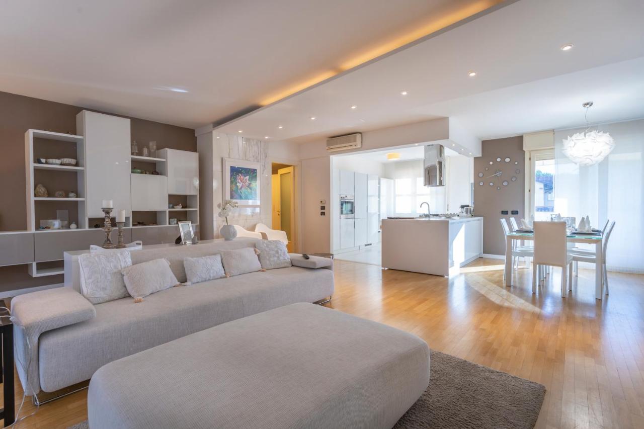 אודינה Teatro Nuovo Apartment With Free Parking מראה חיצוני תמונה